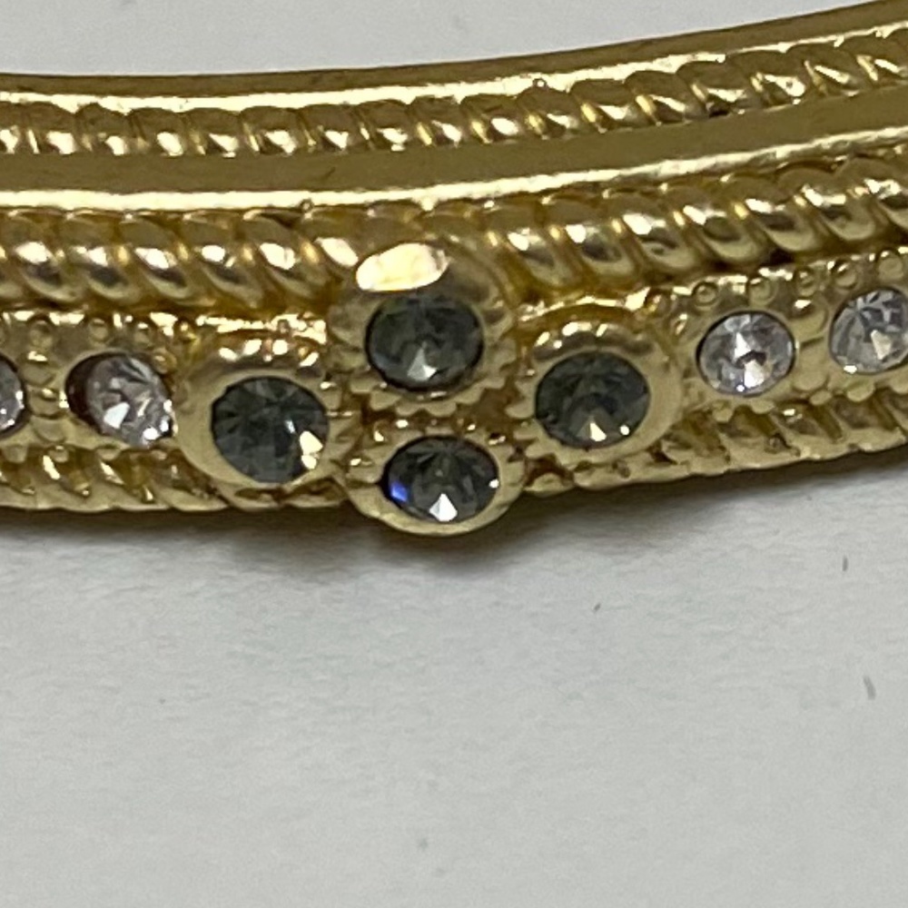 Gold & crystal round bracelet
